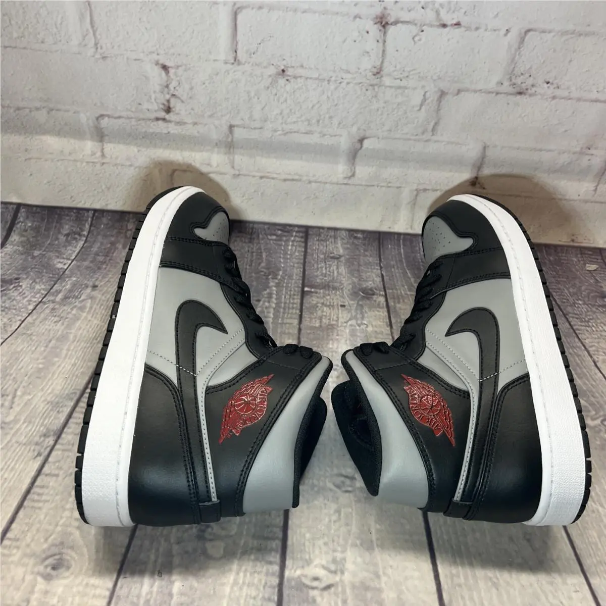 Nike shoes - Air Jordan 1 - Air - 554724-096 - Gray (UPC: 0195243826620) 5