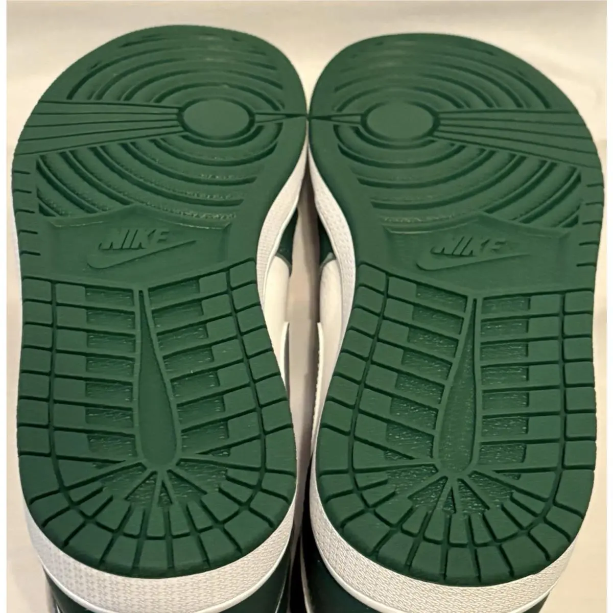 Nike shoes - Air Jordan 1 - Air - DZ5485-303 - Green 4