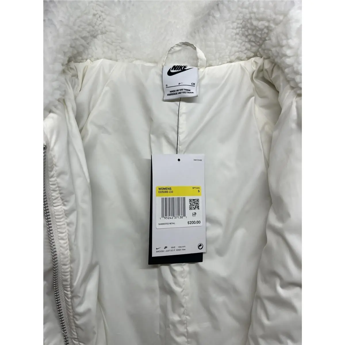 Nike clothing - Icon Clash - Icon Clash - DD5088 133 - White (UPC: 195242371428) 5