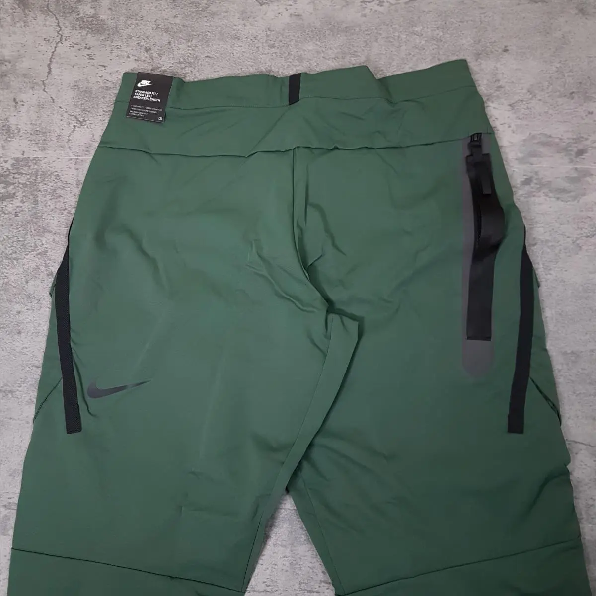 Nike clothing - NSW Tech Pack - NSW Tech Pack - DH2570 337 - Green 1