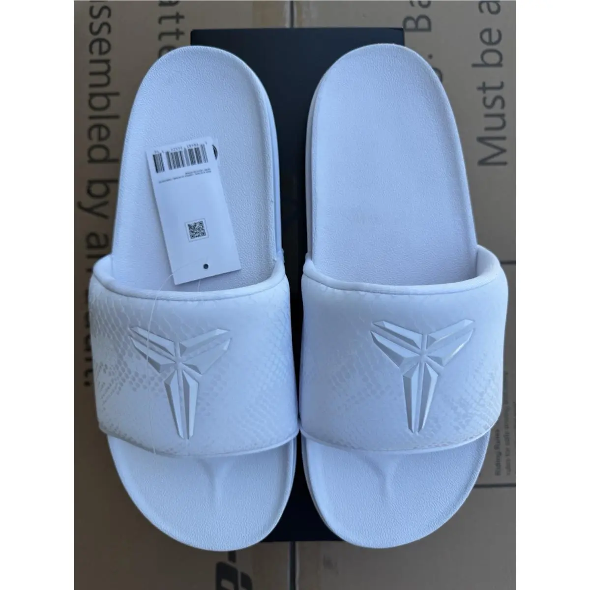 Men’s Nike Kobe Offcourt Slides IF2870-100 White Size 12 Ships Today