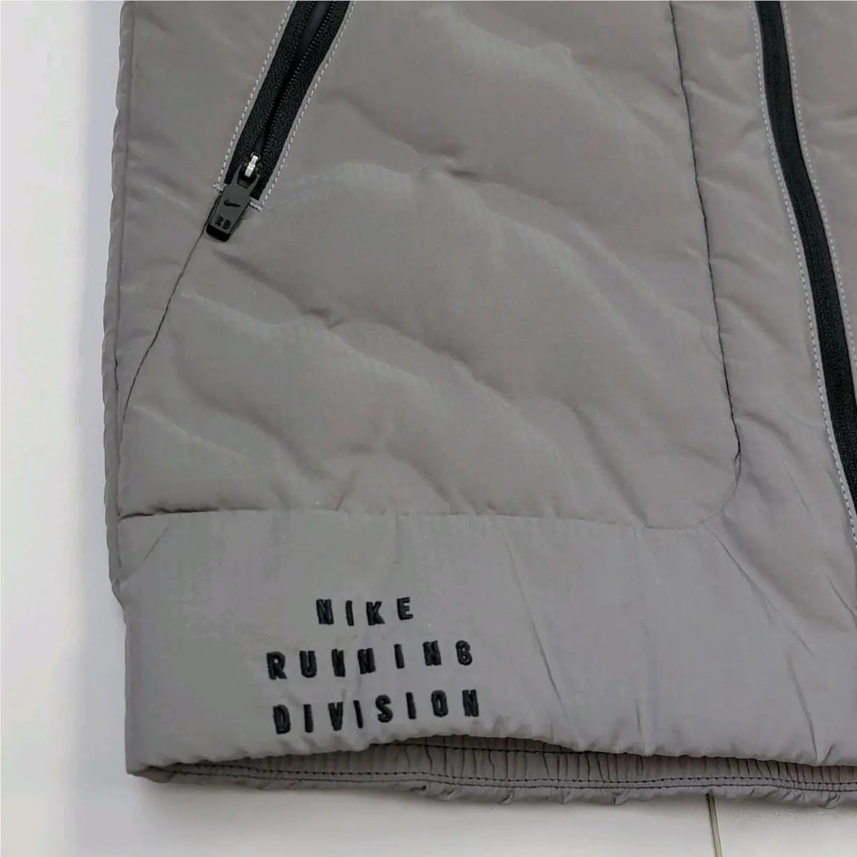Nike clothing - Nike Therma-Fit ADV Running Vest - FZ1131 035 - Silver 6