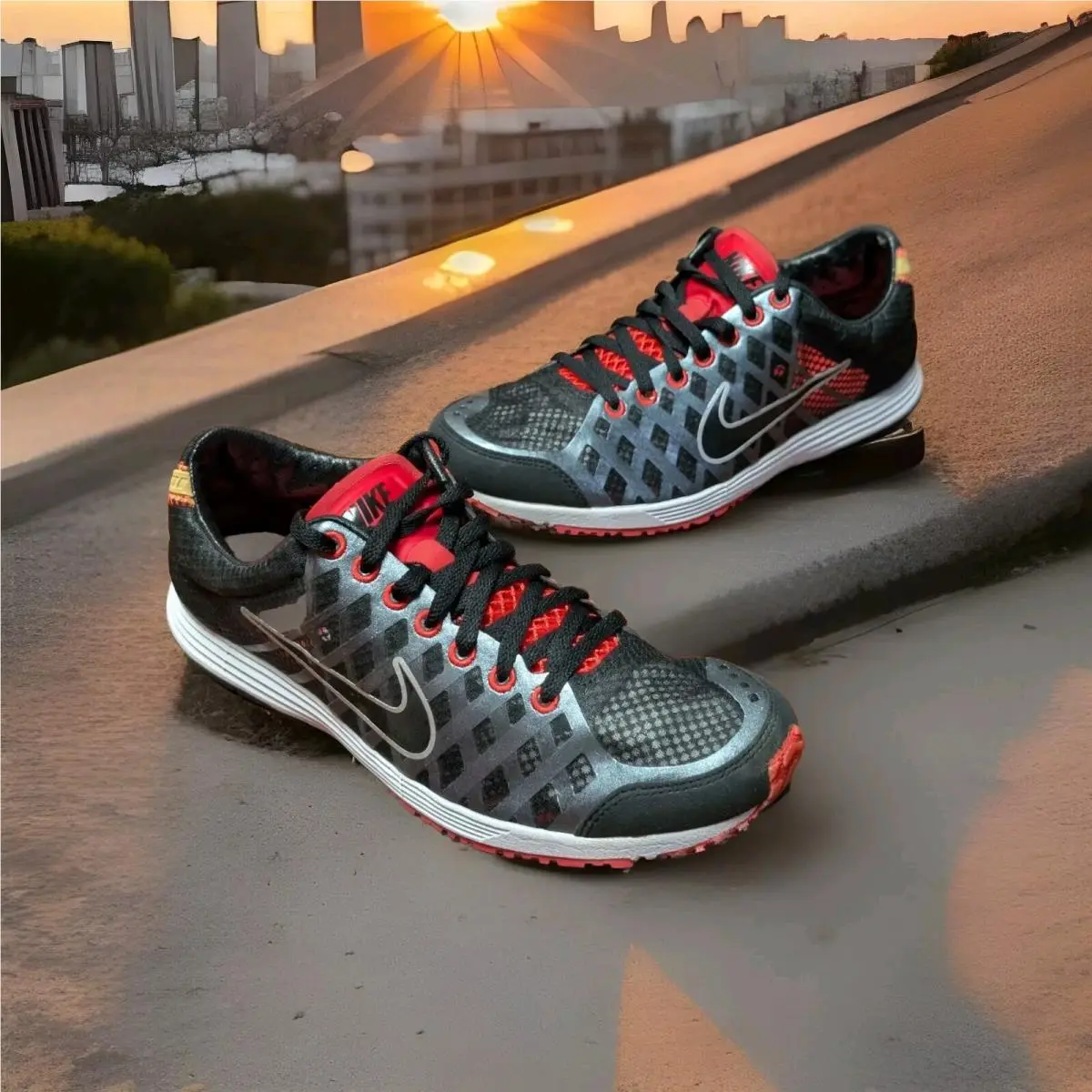 Nike Lunarspider R2 Men`s Racing Running Shoes Mens Size 8 Black Red Mesh