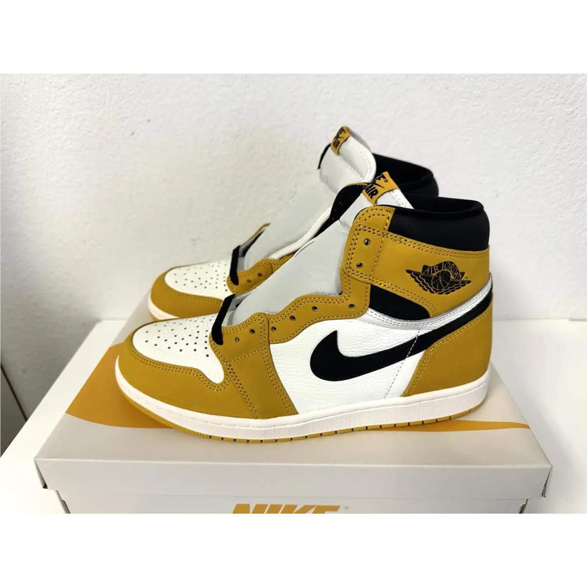 Nike shoes - Nike Air Jordan 1 - Air - DZ5485-701 - mustard 0