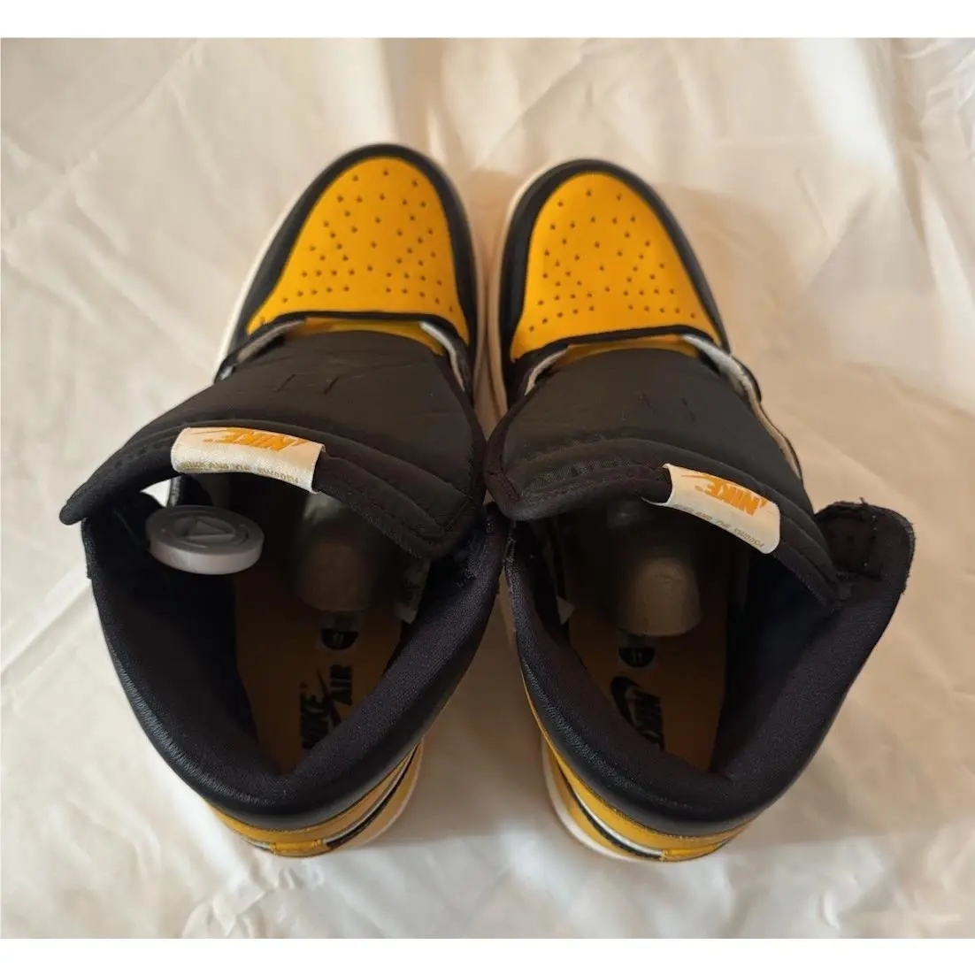 Nike shoes - Nike Air Jordan 1 - Air - 555088711 - Yellow (UPC: 196149163840) 3