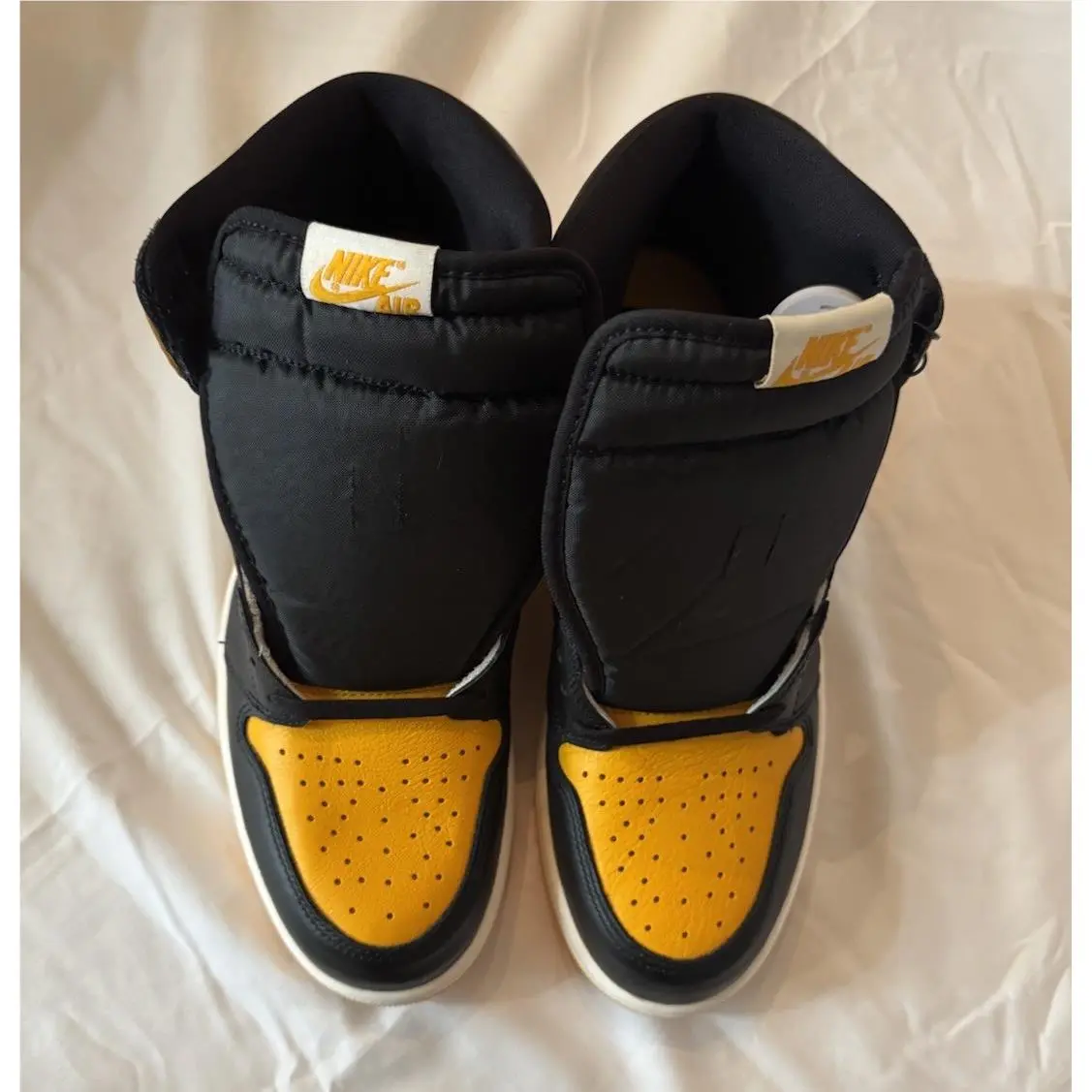 Nike shoes - Nike Air Jordan 1 - Air - 555088711 - Yellow (UPC: 196149163840) 4