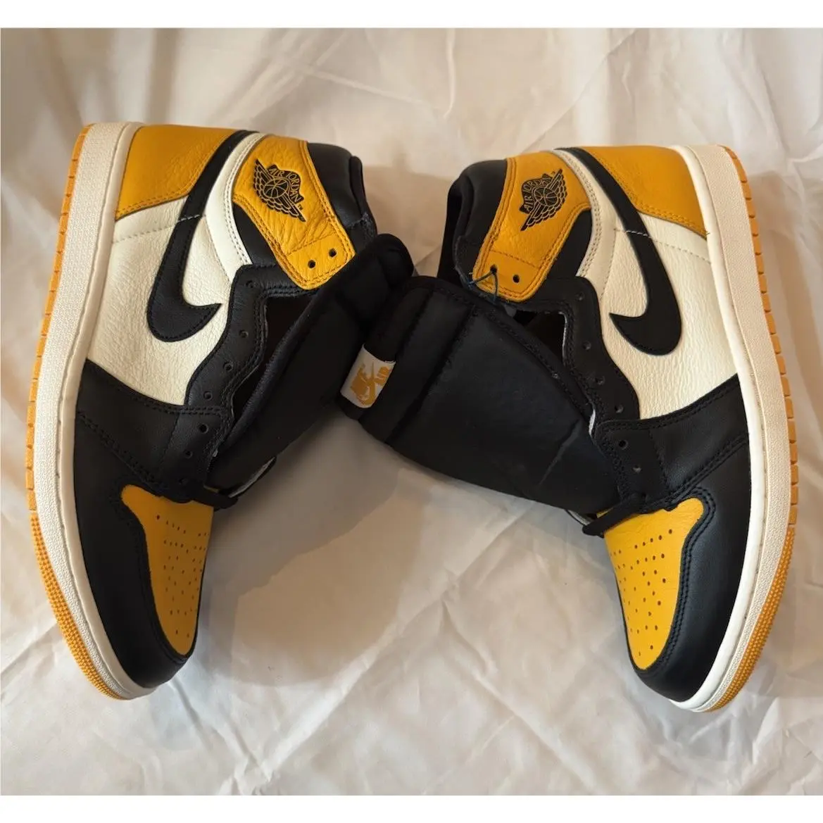 Nike shoes - Nike Air Jordan 1 - Air - 555088711 - Yellow (UPC: 196149163840) 5