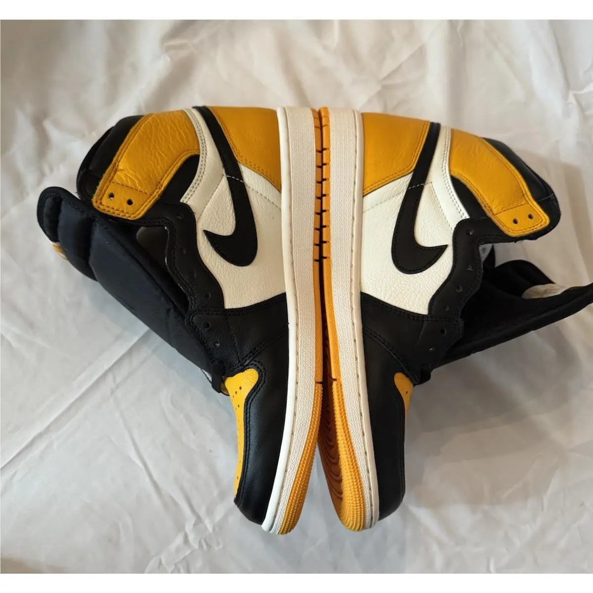 Nike shoes - Nike Air Jordan 1 - Air - 555088711 - Yellow (UPC: 196149163840) 6