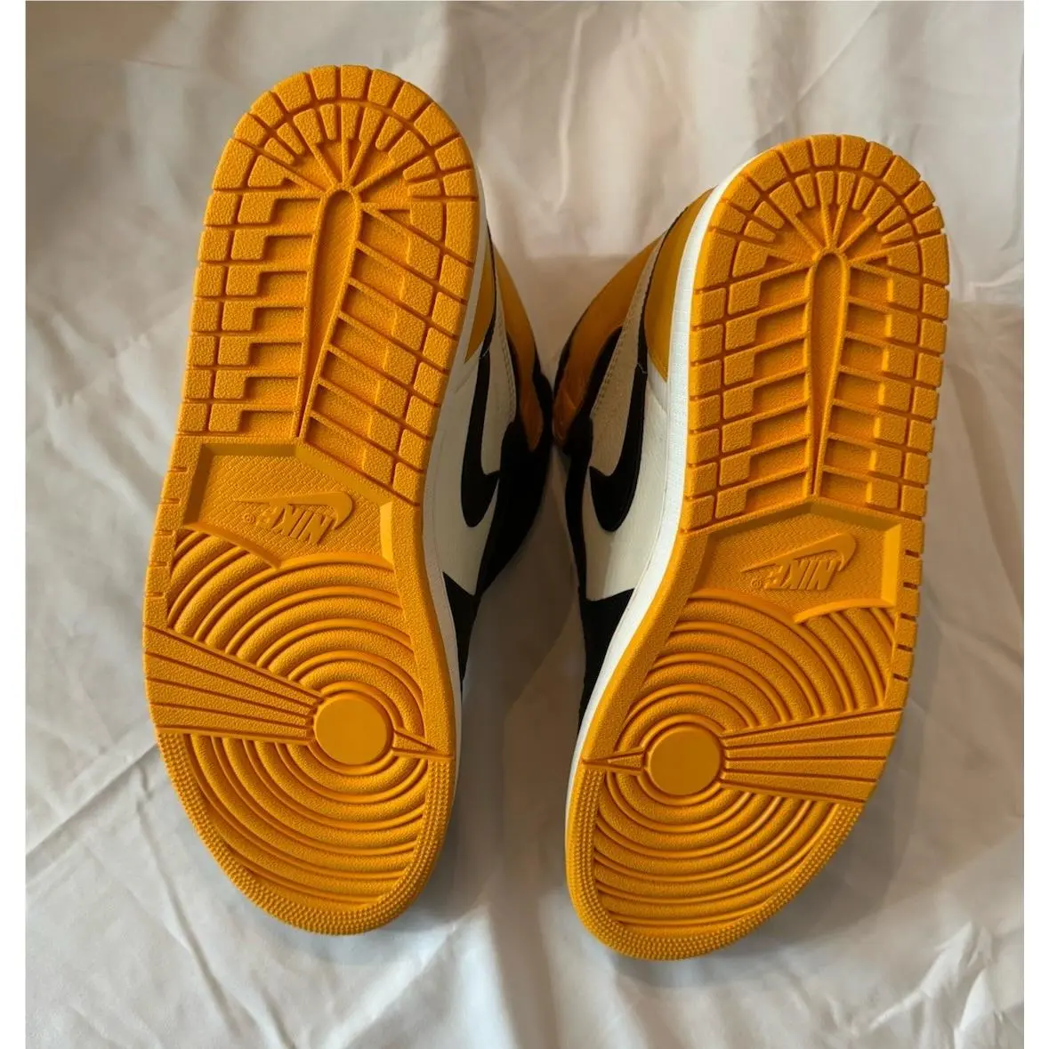 Nike shoes - Nike Air Jordan 1 - Air - 555088711 - Yellow (UPC: 196149163840) 7