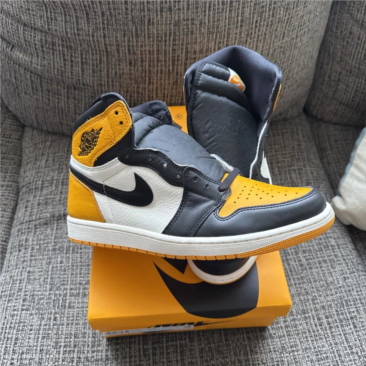 Nike shoes - Air Jordan 1 - Air - 555088-711 - Yellow 1