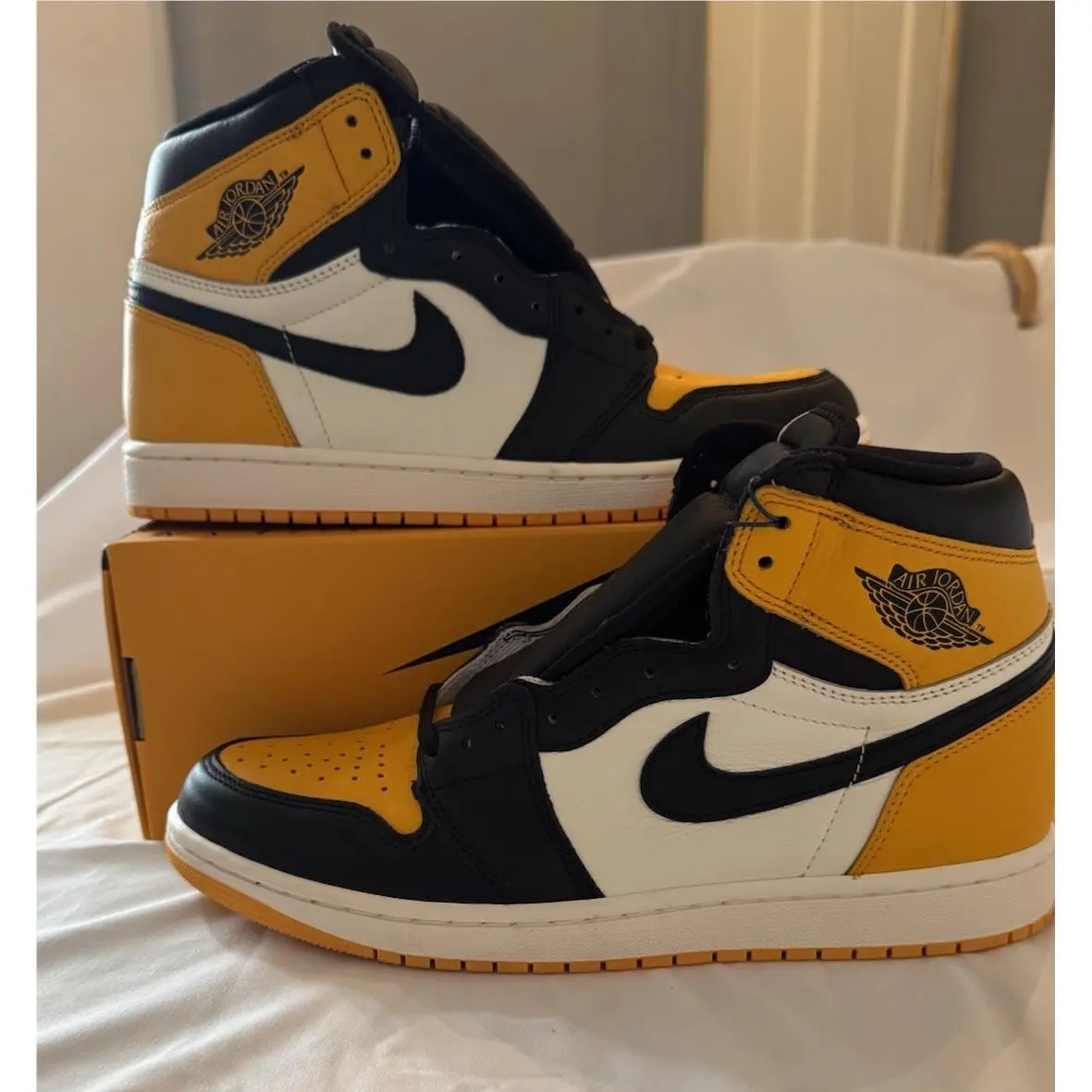Nike shoes - Nike Air Jordan 1 - Air - 555088711 - Yellow (UPC: 196149163840) 0