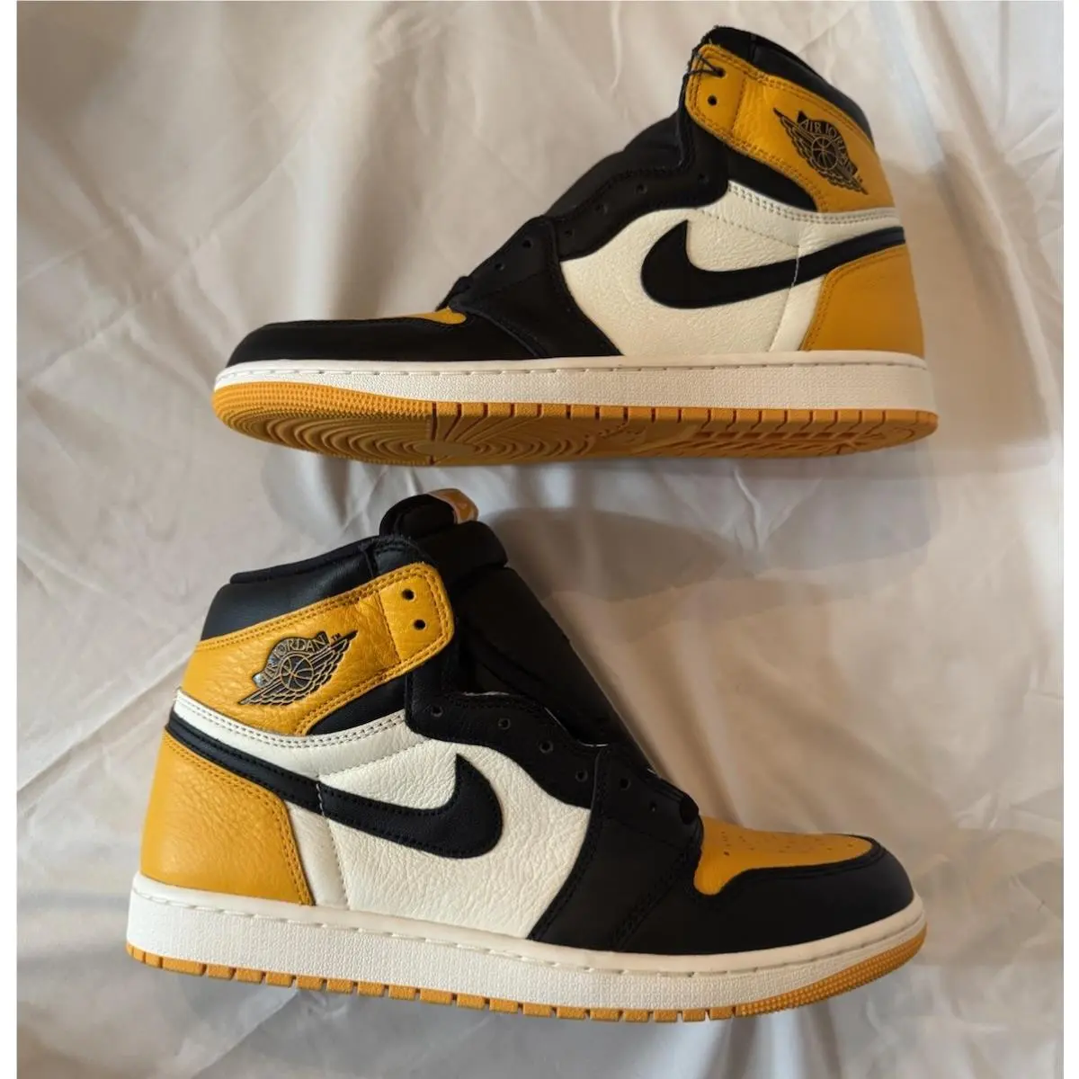 Nike shoes - Nike Air Jordan 1 - Air - 555088711 - Yellow (UPC: 196149163840) 1