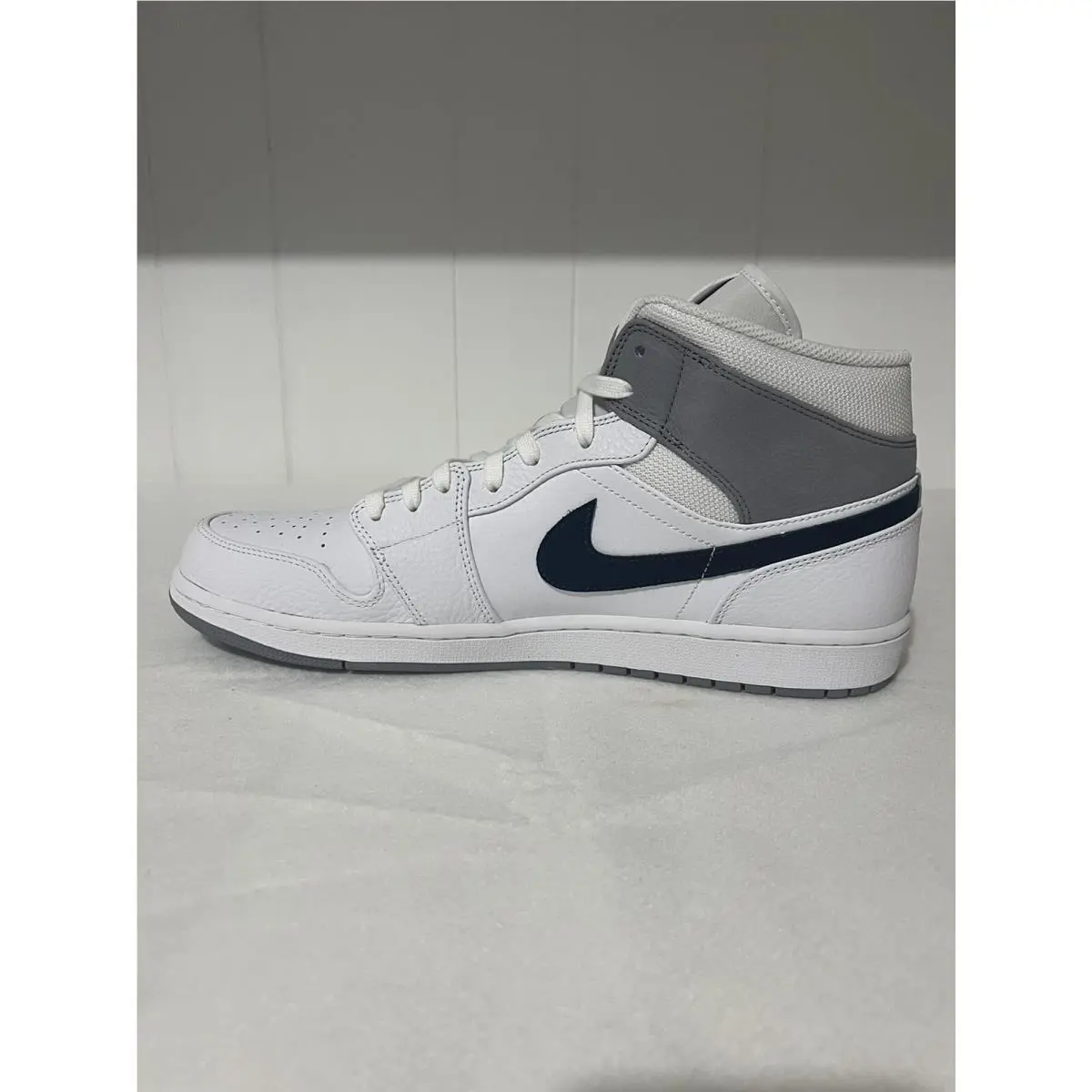 Nike shoes - Air Jordan 1 Mid - Air Mid - DR8038-100 - White 3