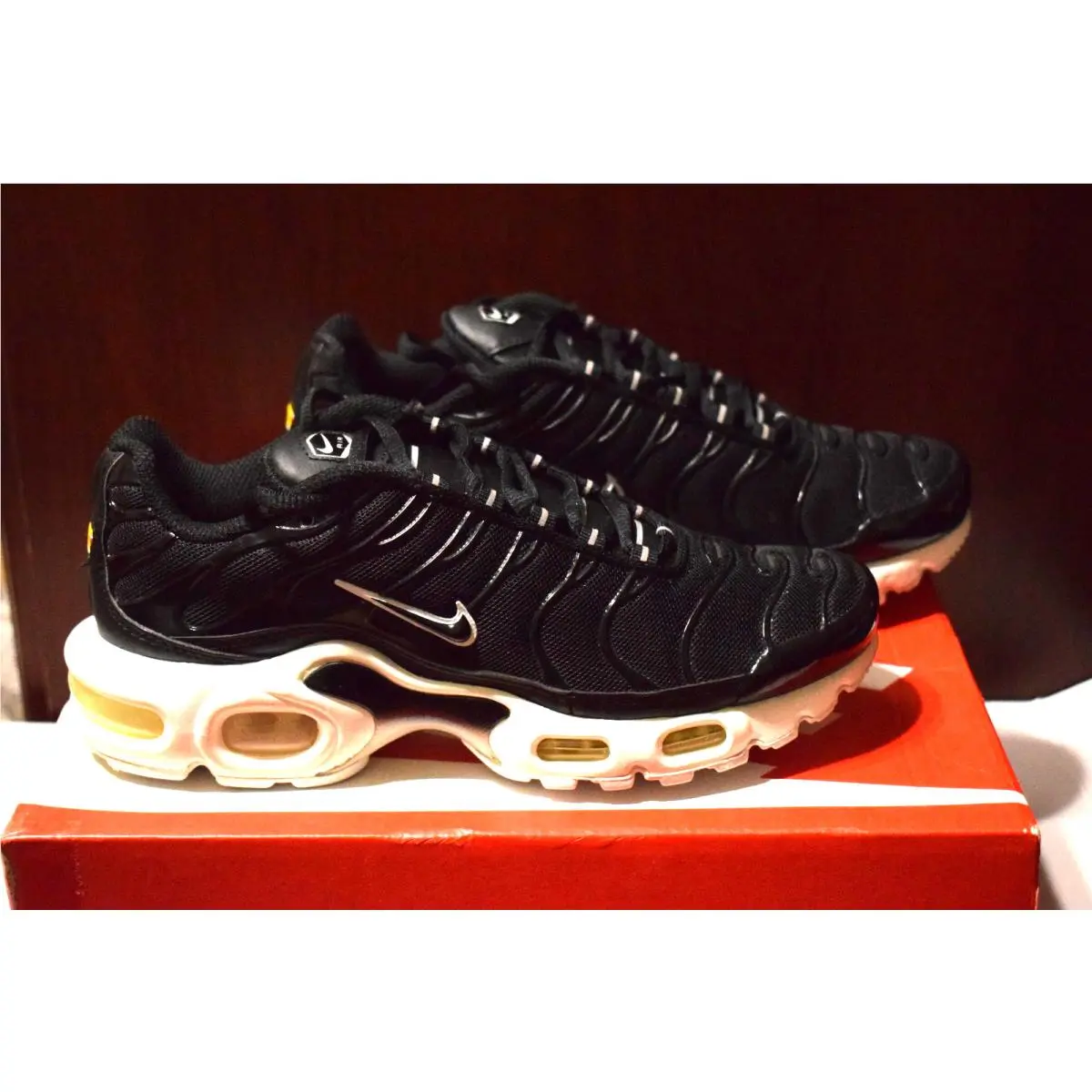 Nike Tn Tuned Air Max DM2362-001 Training Shoes Women`s 5.5 Black Read - Black