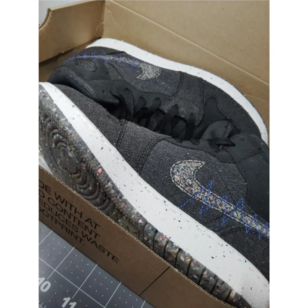 Nike shoes - Air Jordan 1 Mid SE - DM4334 001 - Black (UPC: 195238356194) 0