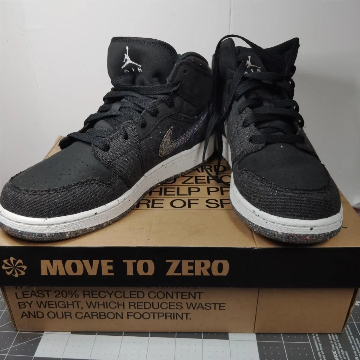 Nike shoes - Air Jordan 1 Mid SE - DM4334 001 - Black (UPC: 195238356194) 1