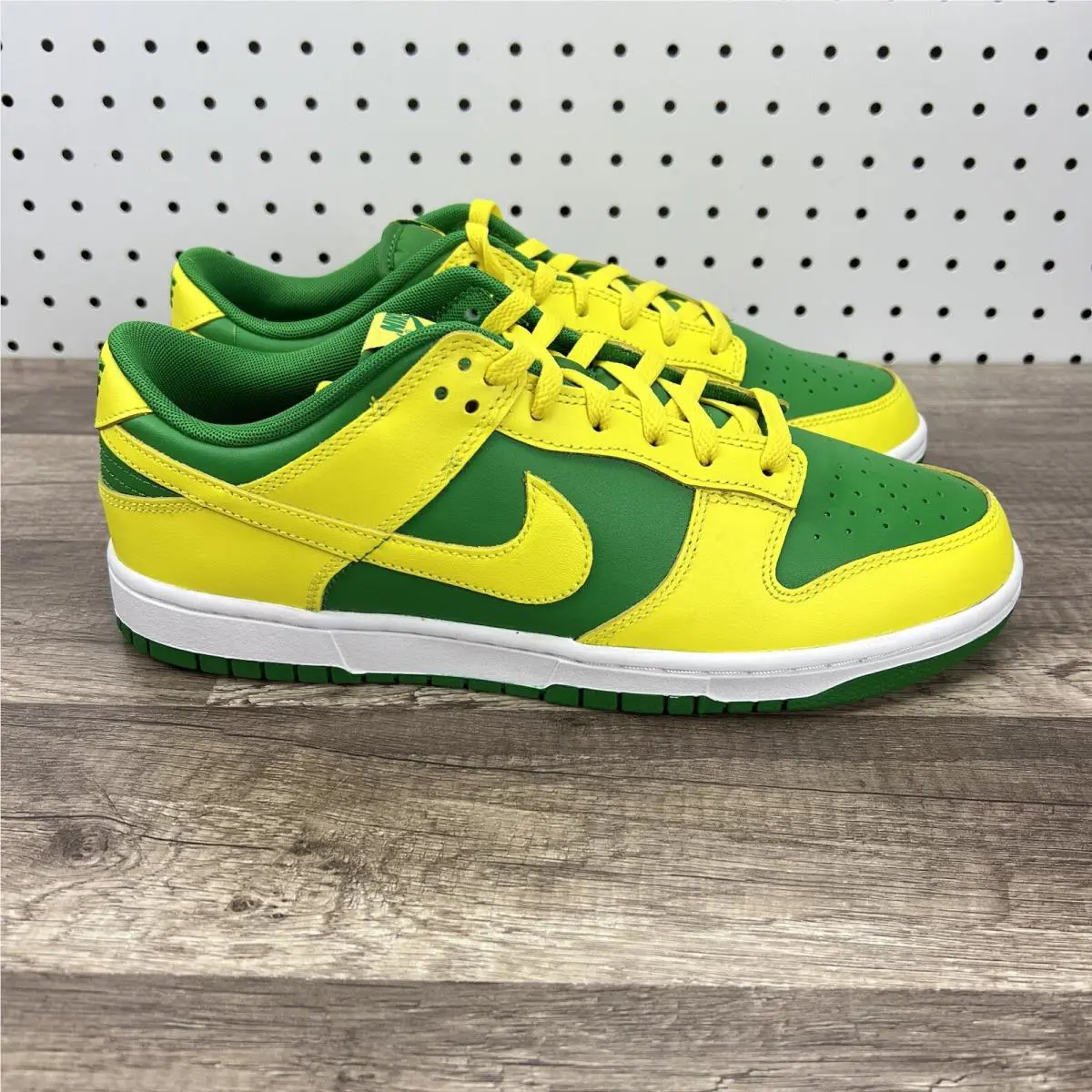 Nike shoes - Nike Dunk Retro Low - Dunk Retro Low - DV0833-300 - Green 1