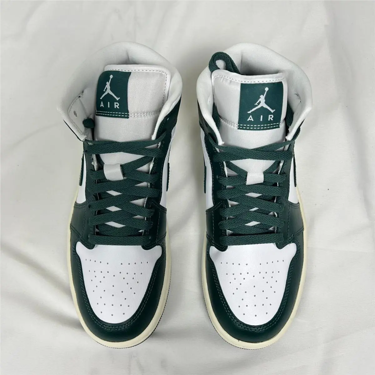 Nike shoes - Air Jordan 1 - Air - BQ6472-133 - Green 1
