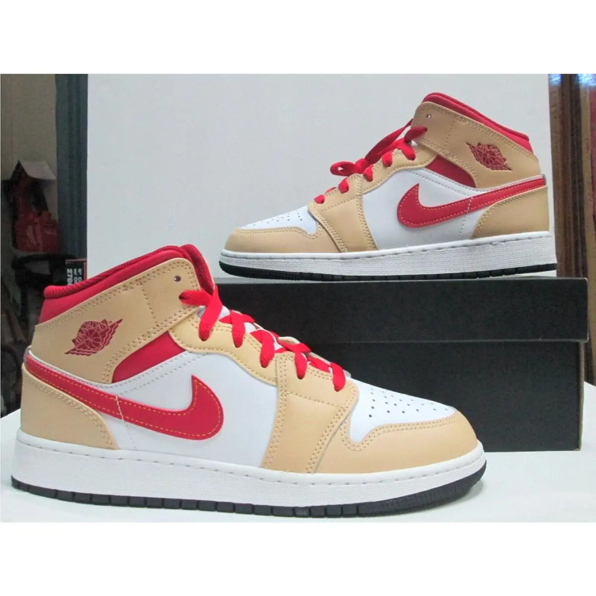 Nike shoes - Nike Air Jordan 1 - Air - 554725-201 - Beige 1