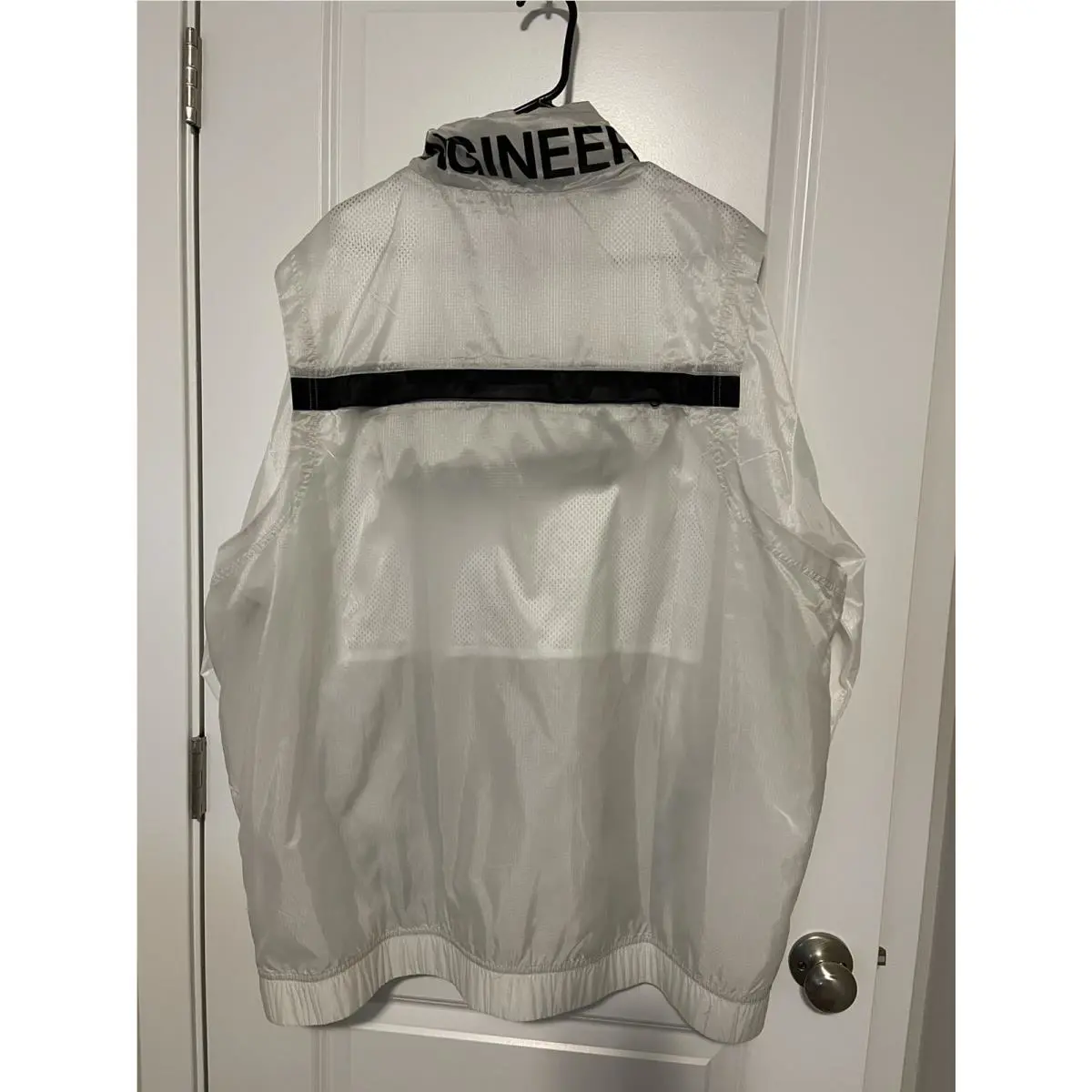 Nike clothing - 23 Engineered - Engineered - AT9775-100 - White Black (UPC: 193146013864) 4