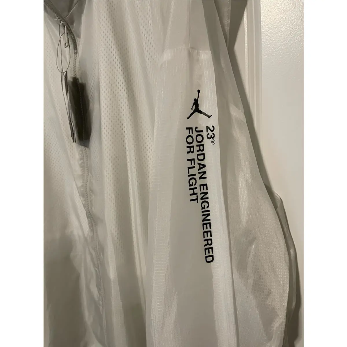 Nike clothing - 23 Engineered - Engineered - AT9775-100 - White Black (UPC: 193146013864) 5