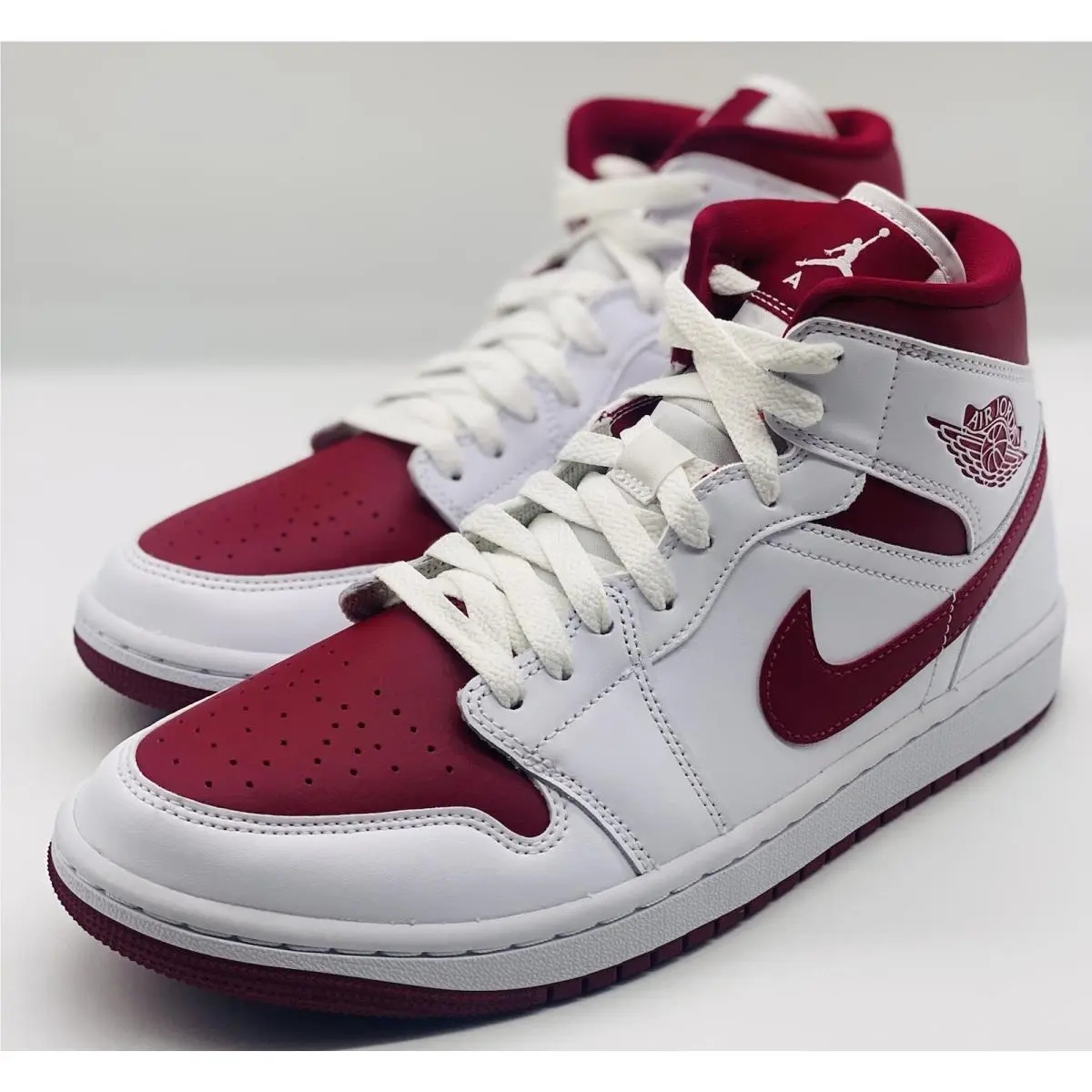 Nike Air Jordan 1 Mid Chicago Reverse BQ6472-161 Women`s Size 10.5 Men`s 9