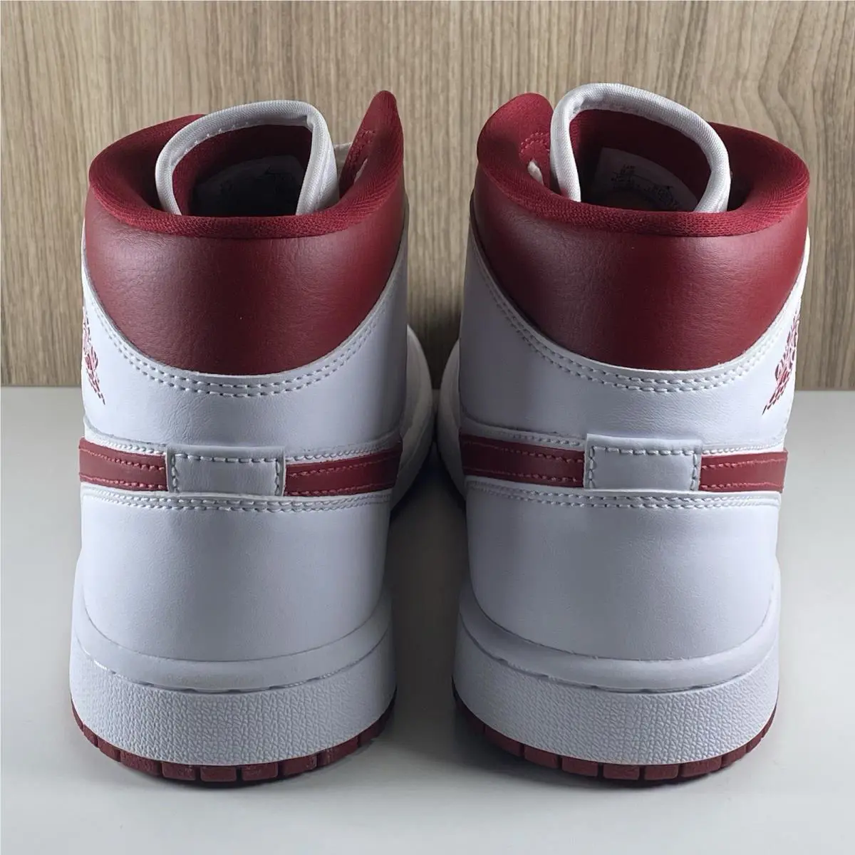 Nike shoes - Air Jordan 1 - Air - Bq6472-161 - White 3