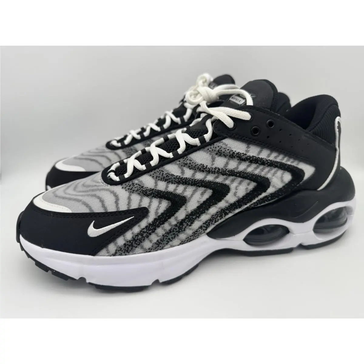 Nike Men`s Air Max TW Black/white Sneakers DQ3984 001 Size 11.5 US - Black