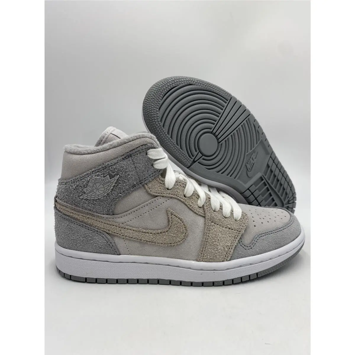 Nike Air Jordan 1 Mid SE Particle Grey Suede DO7139-002 Women`s Size 7