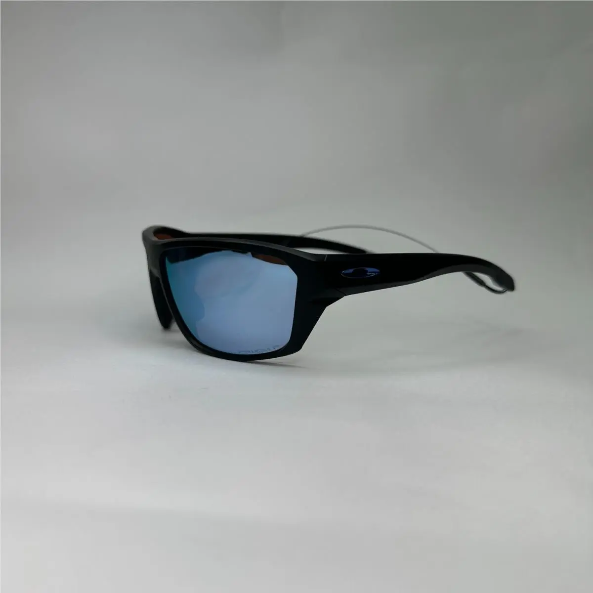 Oakley Split Shot Matte Black Frame W/prizm Deep Water Polarize Lens