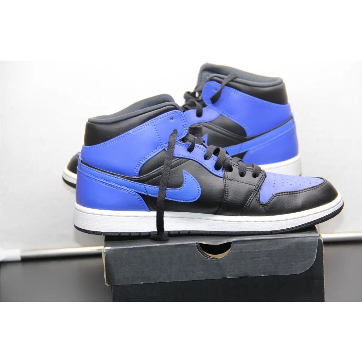 Nike shoes - Air Jordan 1 - Air - 554724-077 - Black 1