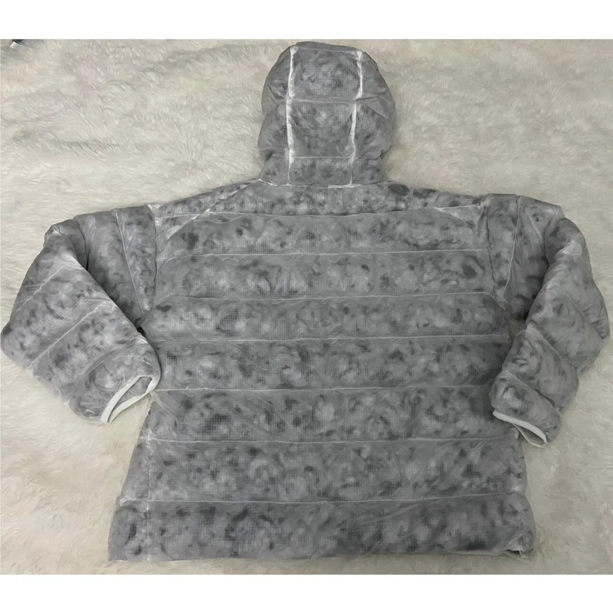 Nike clothing - Nike NSW Syn-Fill Logo Jacket - CZ1907 121 - White/Grey (UPC: 194499305804) 4