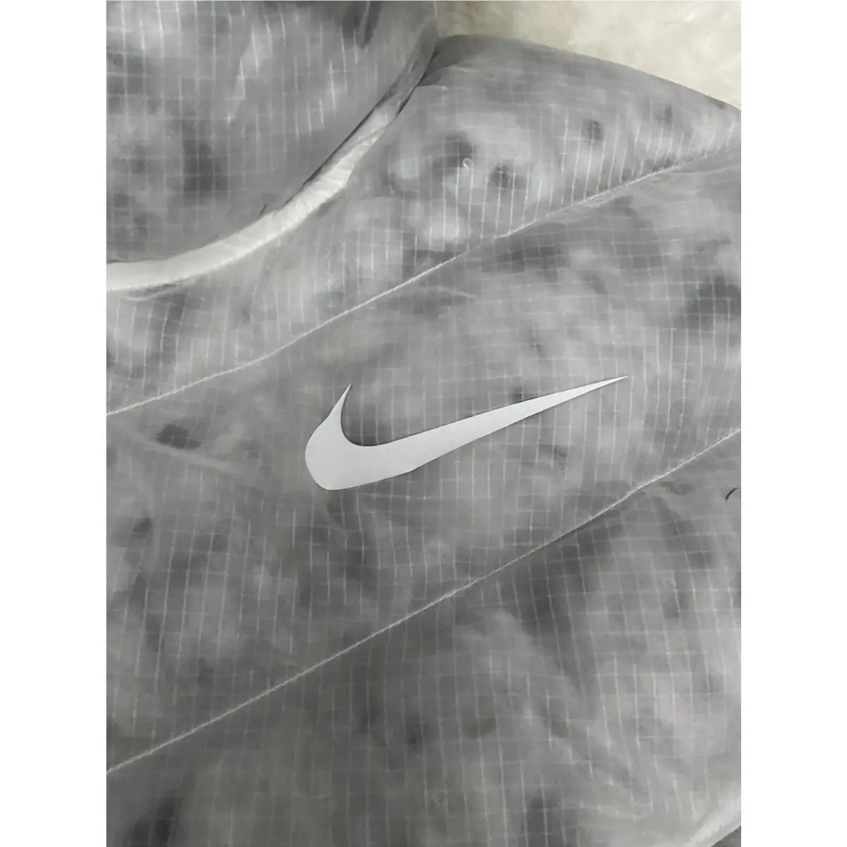 Nike clothing - Nike NSW Syn-Fill Logo Jacket - CZ1907 121 - White/Grey (UPC: 194499305804) 3