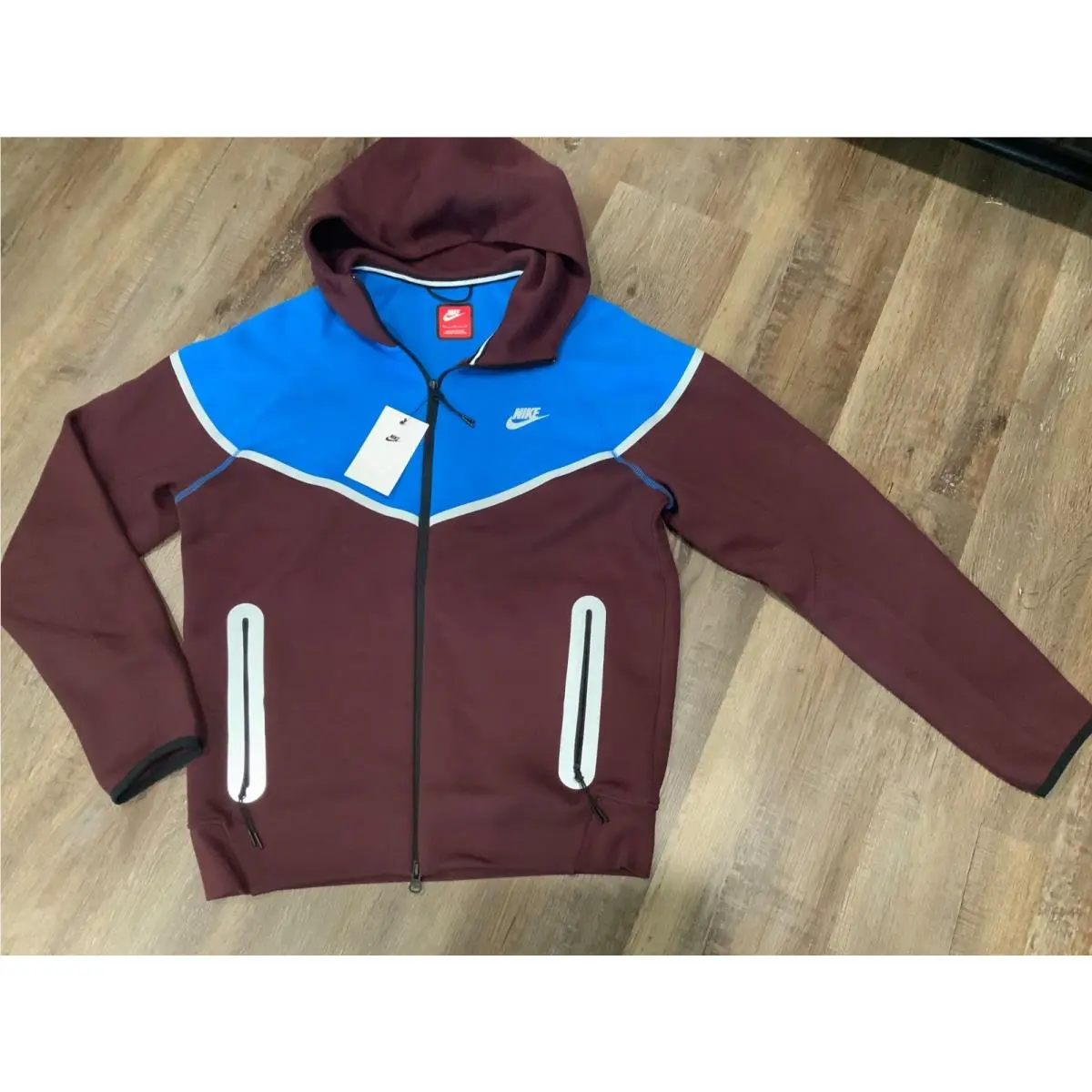 Nike Tech Fleece Windrunner Burgundy Crush Full Zip Hoodie HQ3746-652 Men’s Med