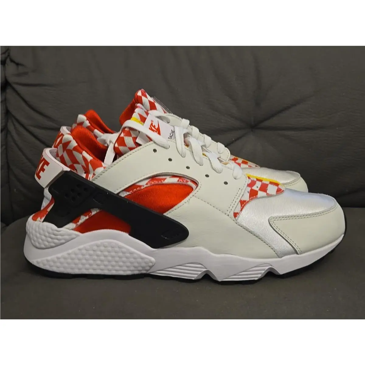 Nike shoes - Nike Air Huarache - Air Huarache - DN5080-100 - Multicolor (UPC: 0195866763159) 1