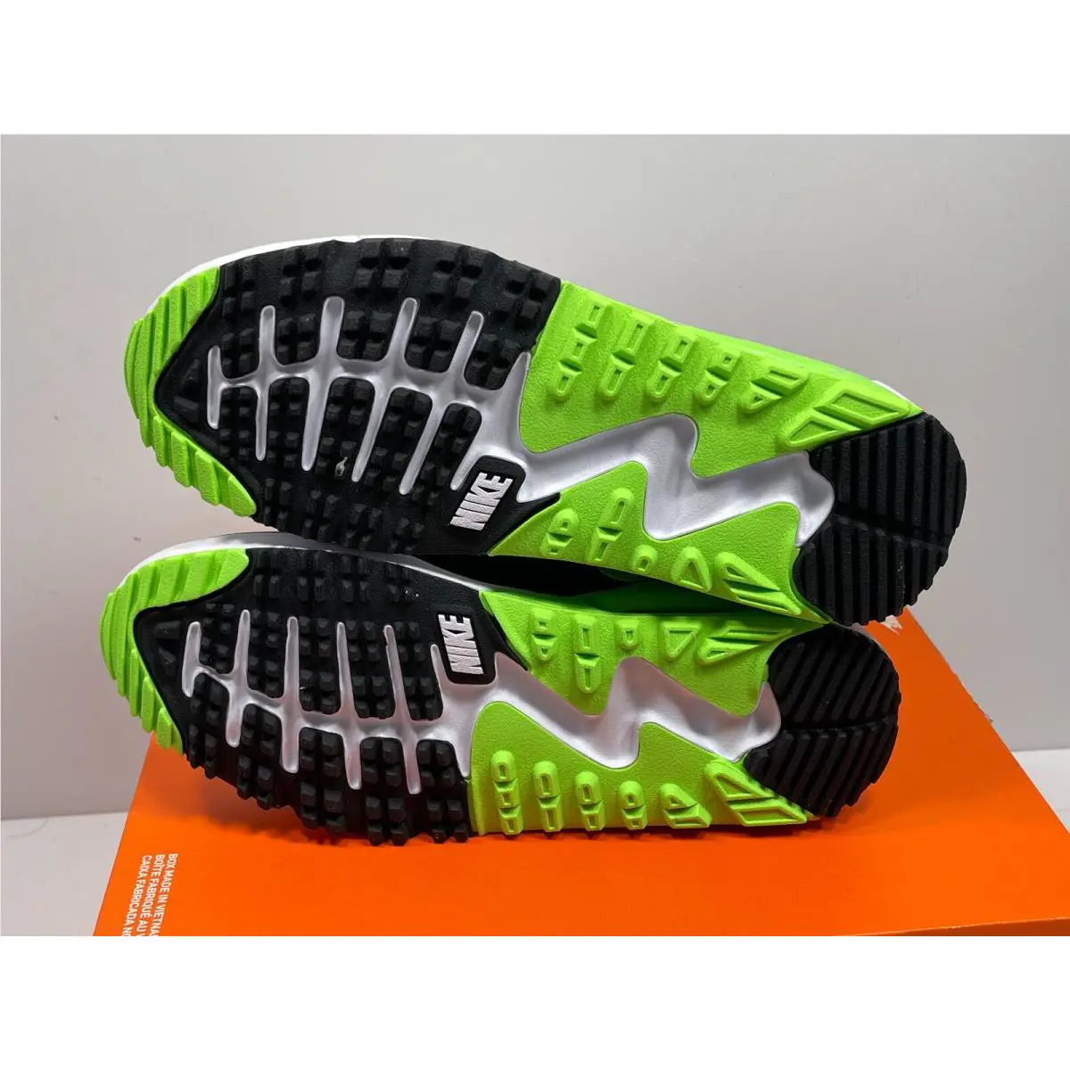 Nike shoes - Nike Air Max 90 - Air Max - CU9978-100 - Green (UPC: 194500860506) 6