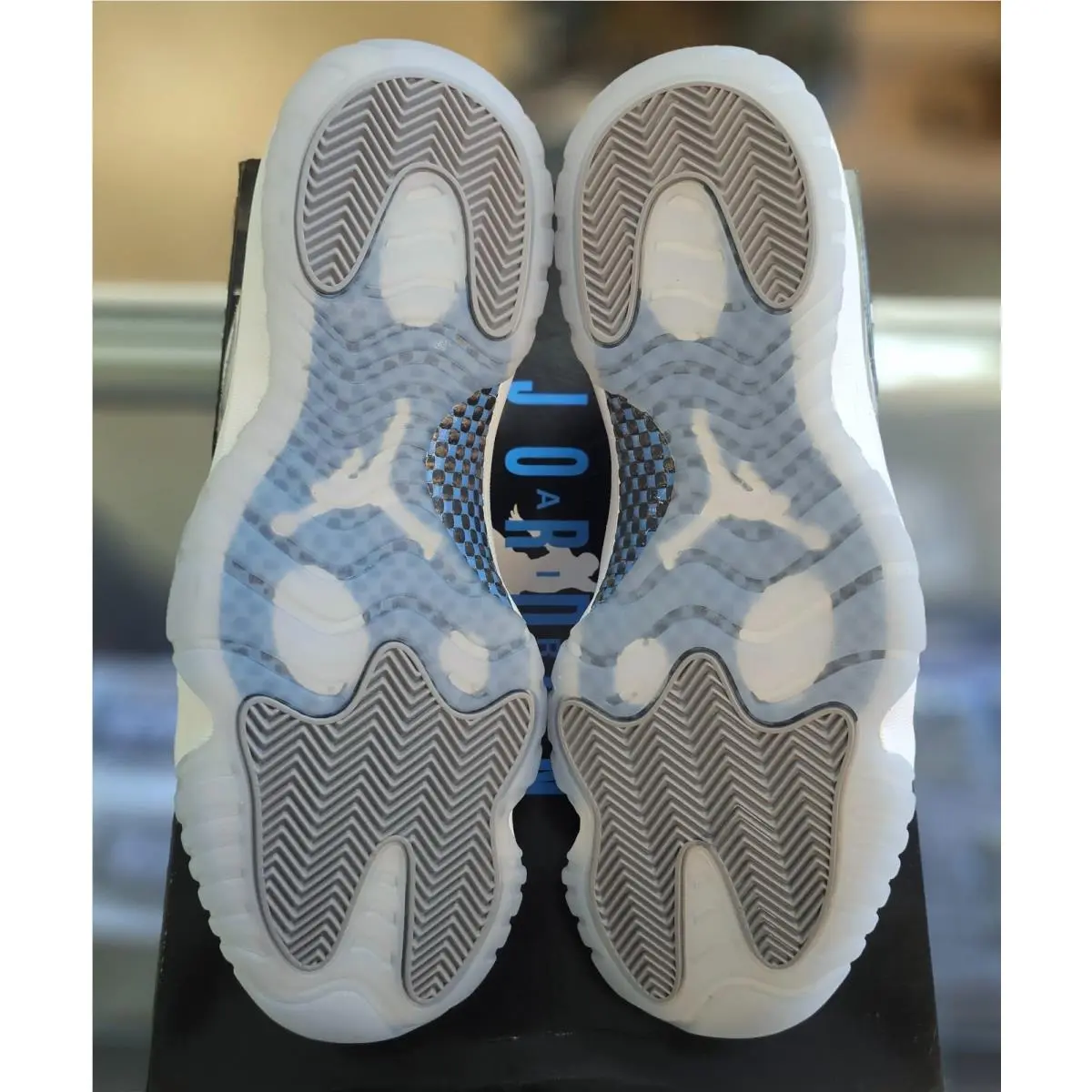 Nike shoes - Air Jordan 11 Low - Air Low - AV2187-140 - White (UPC: 00196604359276) 6