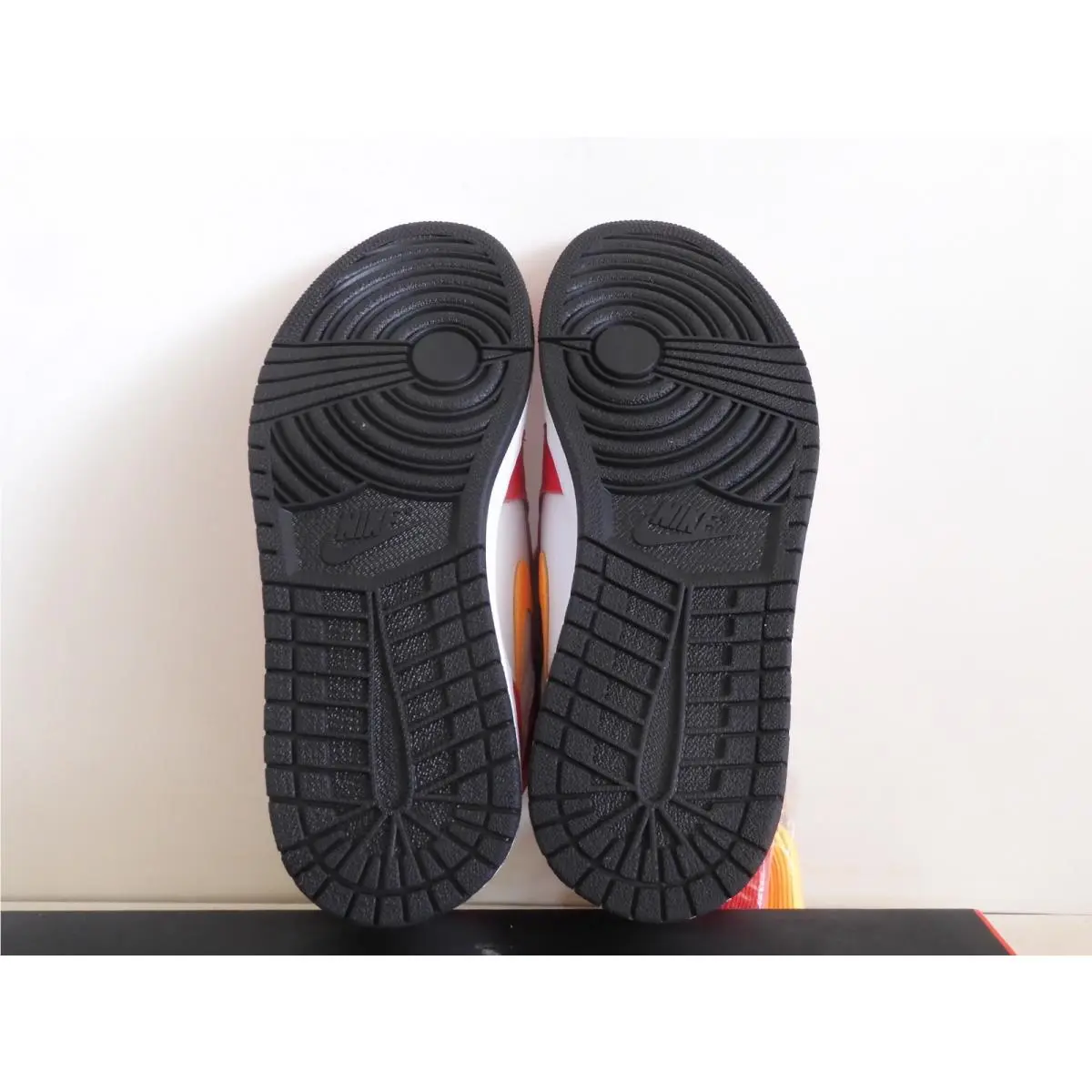 Nike shoes - Air Jordan 1 - Air - 555088-603 - Red (UPC: 194956641223) 5