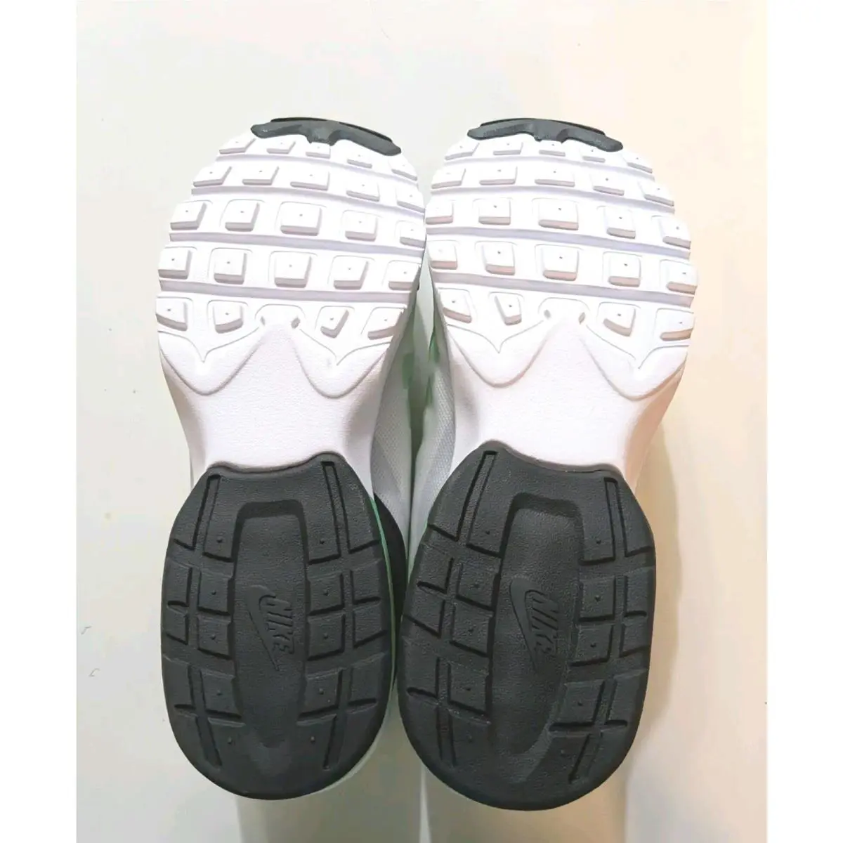 Nike shoes - Nike Air Max - Air Max - 687977-020 - White (UPC: 0666032613580) 5
