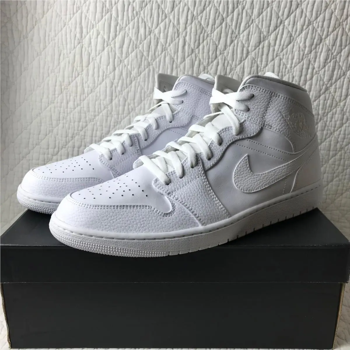 Nike shoes - Air Jordan 1 Mid - Air Mid - 554724-130 - White 5
