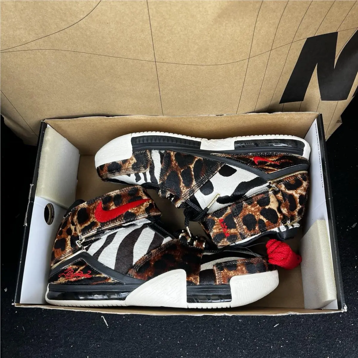 Nike shoes - Nike Zoom LeBron 2 - Zoom LeBron - DQ2439-200 - Multicolor 4