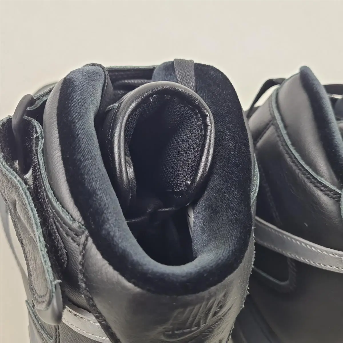 Nike shoes - DX3061001 - DX3061-001 - Black/Metallic Silver-Hyper Pink (UPC: 196149850313) 5