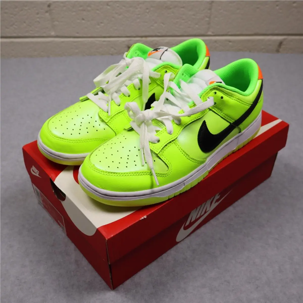 Nike Dunk Low SE Splash Volt Glow in The Dark Mens 9 Sneaker Shoe FJ4610-702