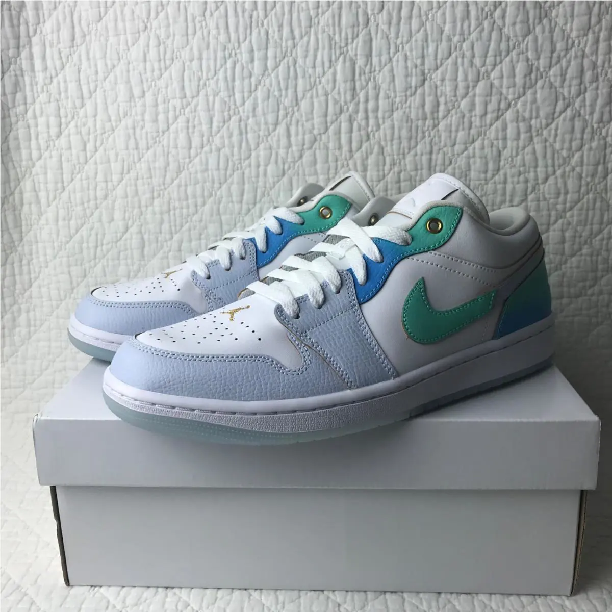 Nike shoes - Air Jordan 1 Low SE - FN8899-131 - White/White/Football Grey/Emerald Rise 5