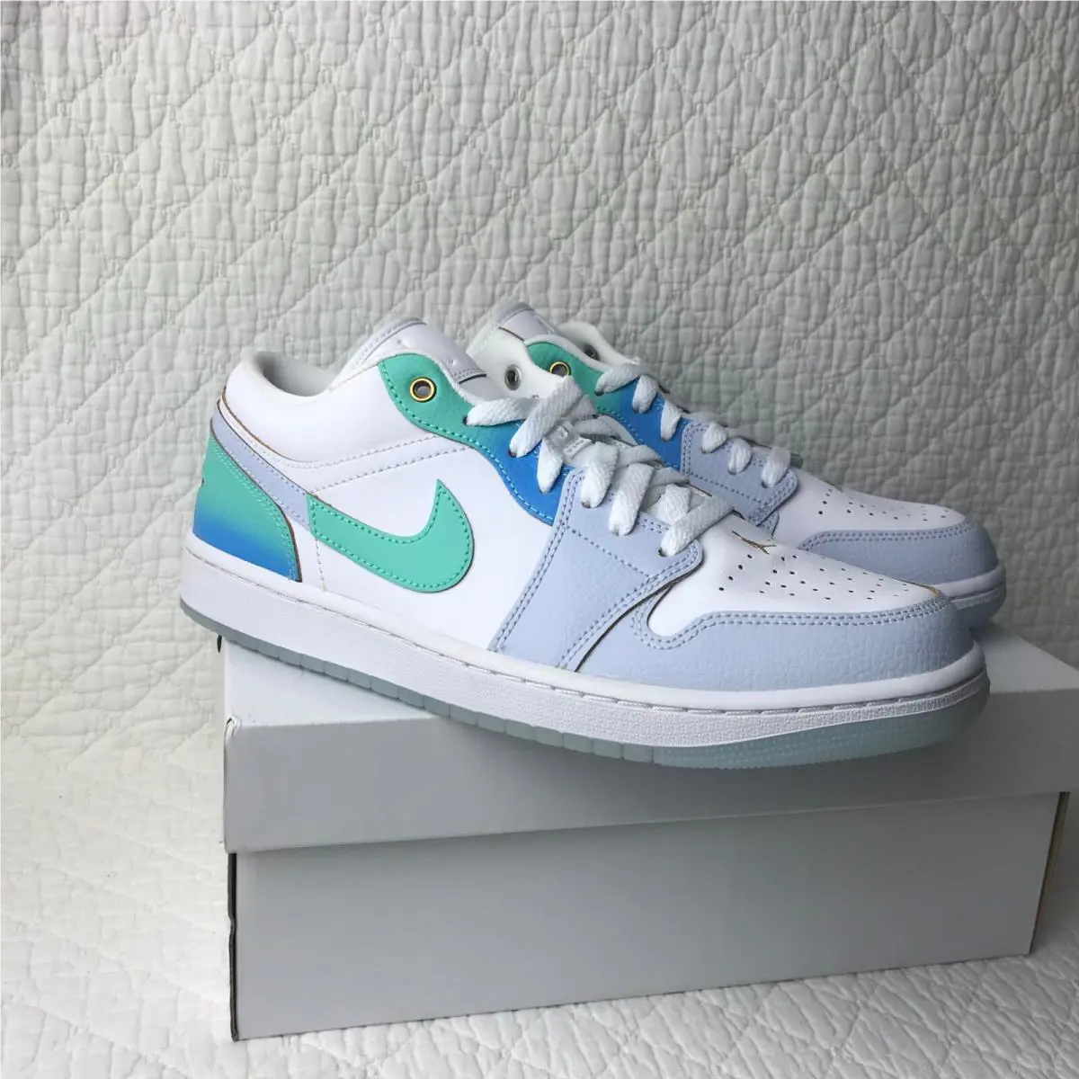 Nike shoes - Air Jordan 1 Low SE - FN8899-131 - White/White/Football Grey/Emerald Rise 6