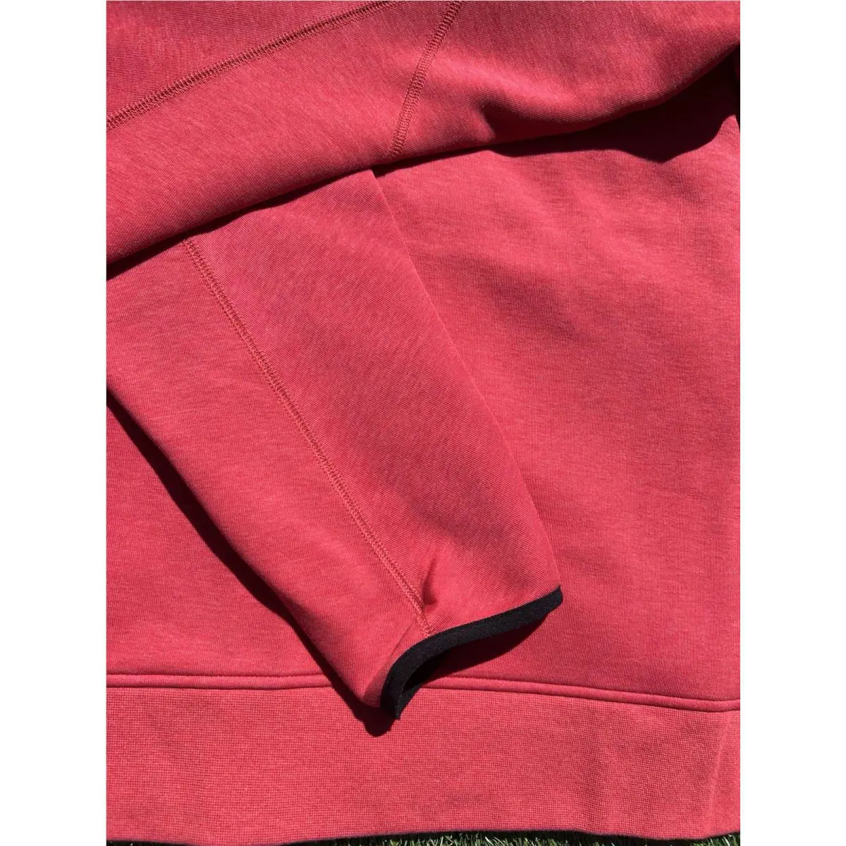 Nike clothing - FB7921-672 - FB7921-672 - Light University Red Heather (UPC: 196607413630) 9