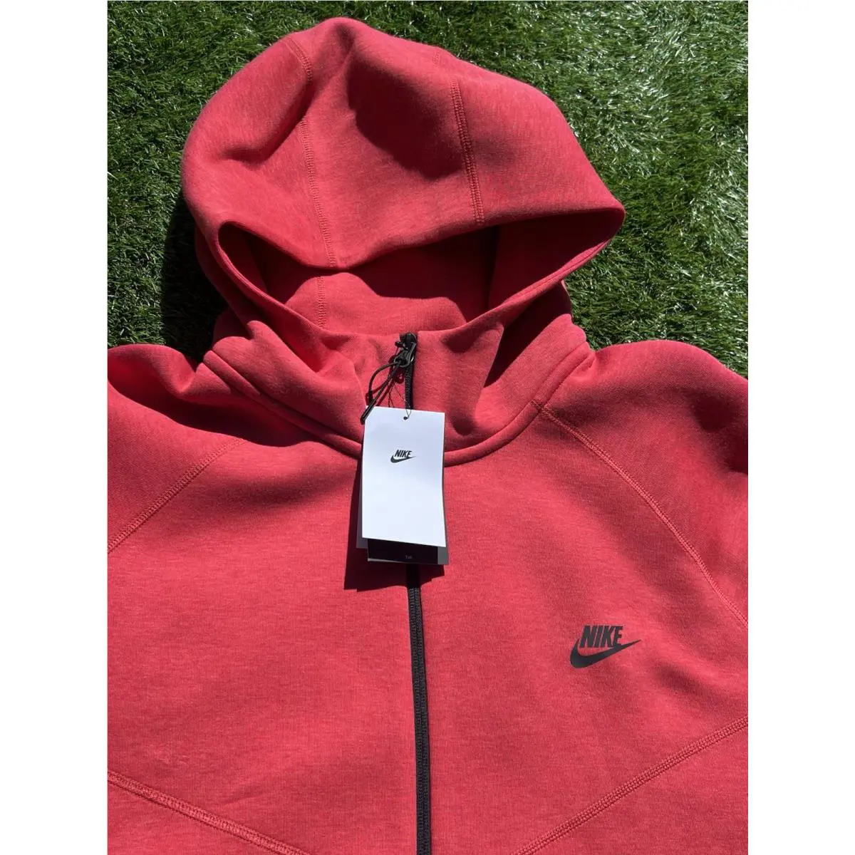 Nike clothing - FB7921-672 - FB7921-672 - Light University Red Heather (UPC: 196607413630) 6