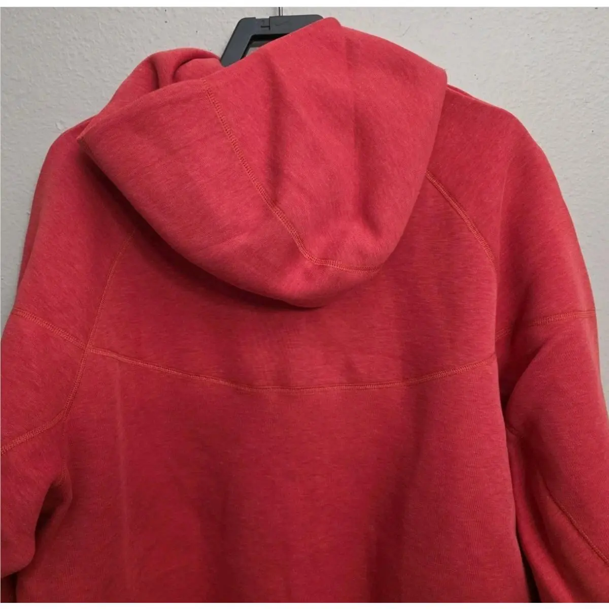 Nike clothing - FB7921-672 - FB7921-672 - Light University Red Heather (UPC: 196607413630) 3