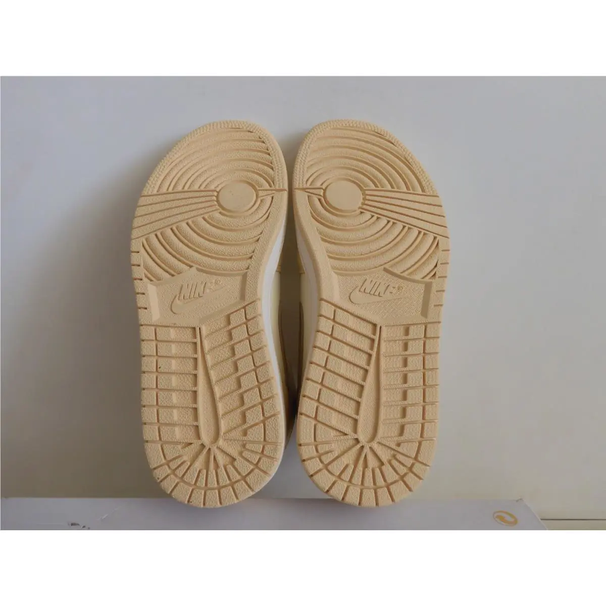 Nike shoes - Air Jordan 1 Mid SE - FB9892-200 - Yellow (UPC: 196969071561) 5