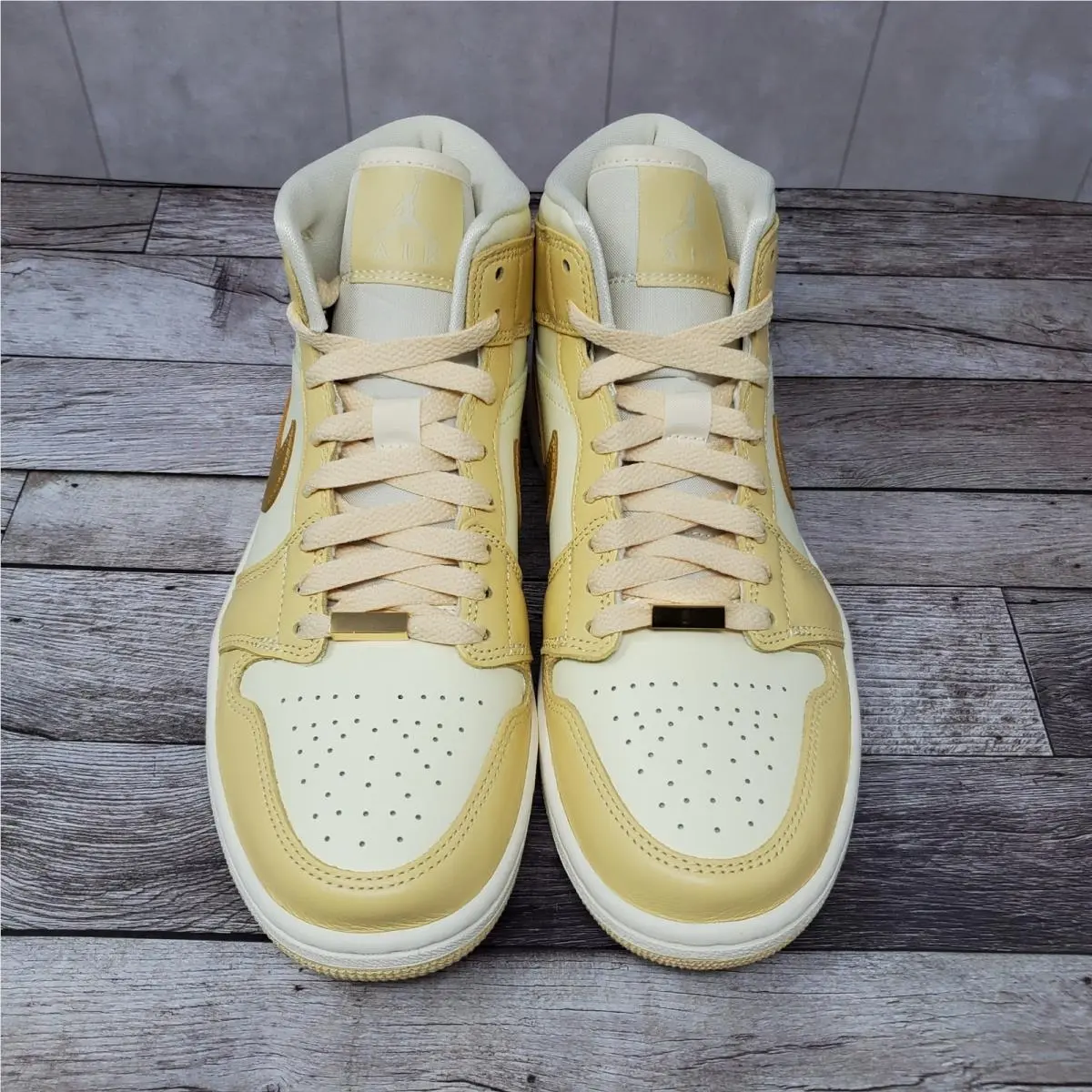 Nike shoes - Air Jordan 1 Mid SE - FB9892-200 - Gold 0